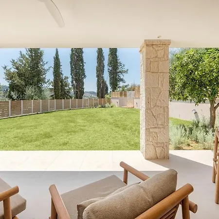 Omorfia Villa *